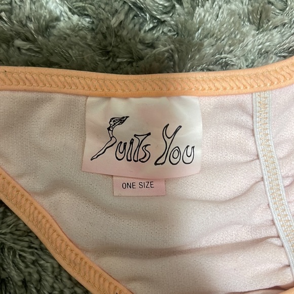 Bikini - Picture 6 of 6